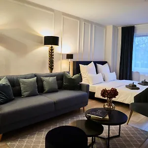 R B Business Am Flughafen Fuer 1-5 Personen - Ideal Fuer Geschaeftsreisende Und Familien - Kueche - Waschtrockner - Smart Tv Apartment