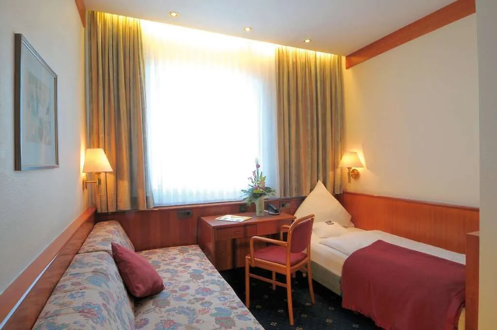 Ringhotel Loew'S Merkur Нюрнберг 4*,
